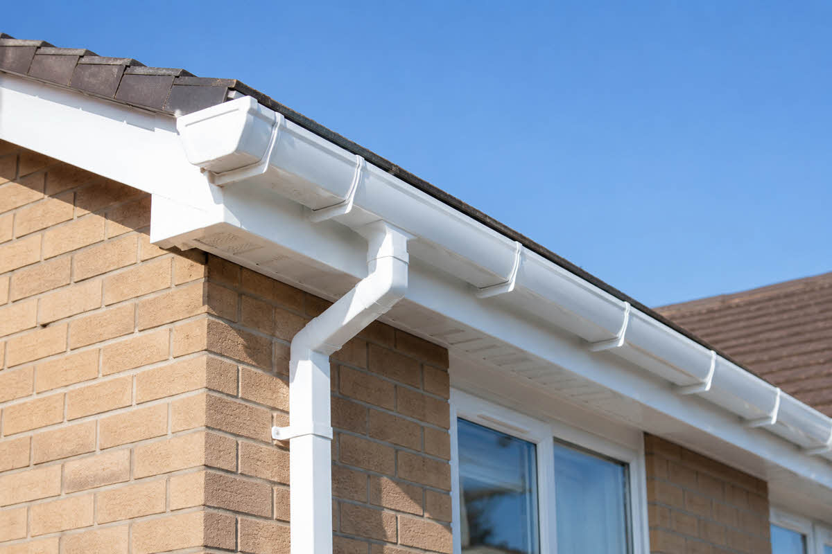 roofline corner after cleaning 1